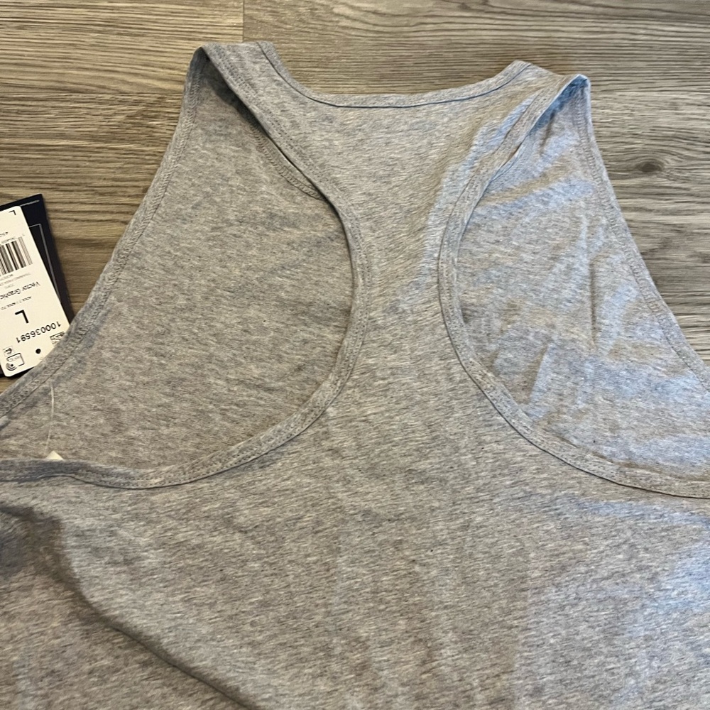 NWT Reebok Tank - Picture 3 of 4